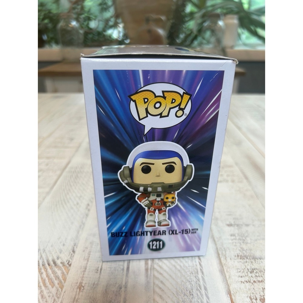 Funko pop Disney Pixar‎ Buzz lightyearNIB - Picture 5 of 6